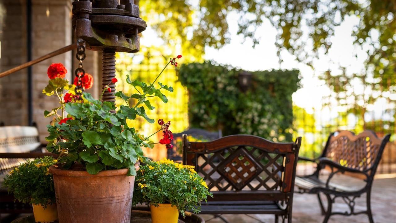 Villa La Maesta Antica Dimora Di Campagna Foligno Exterior foto
